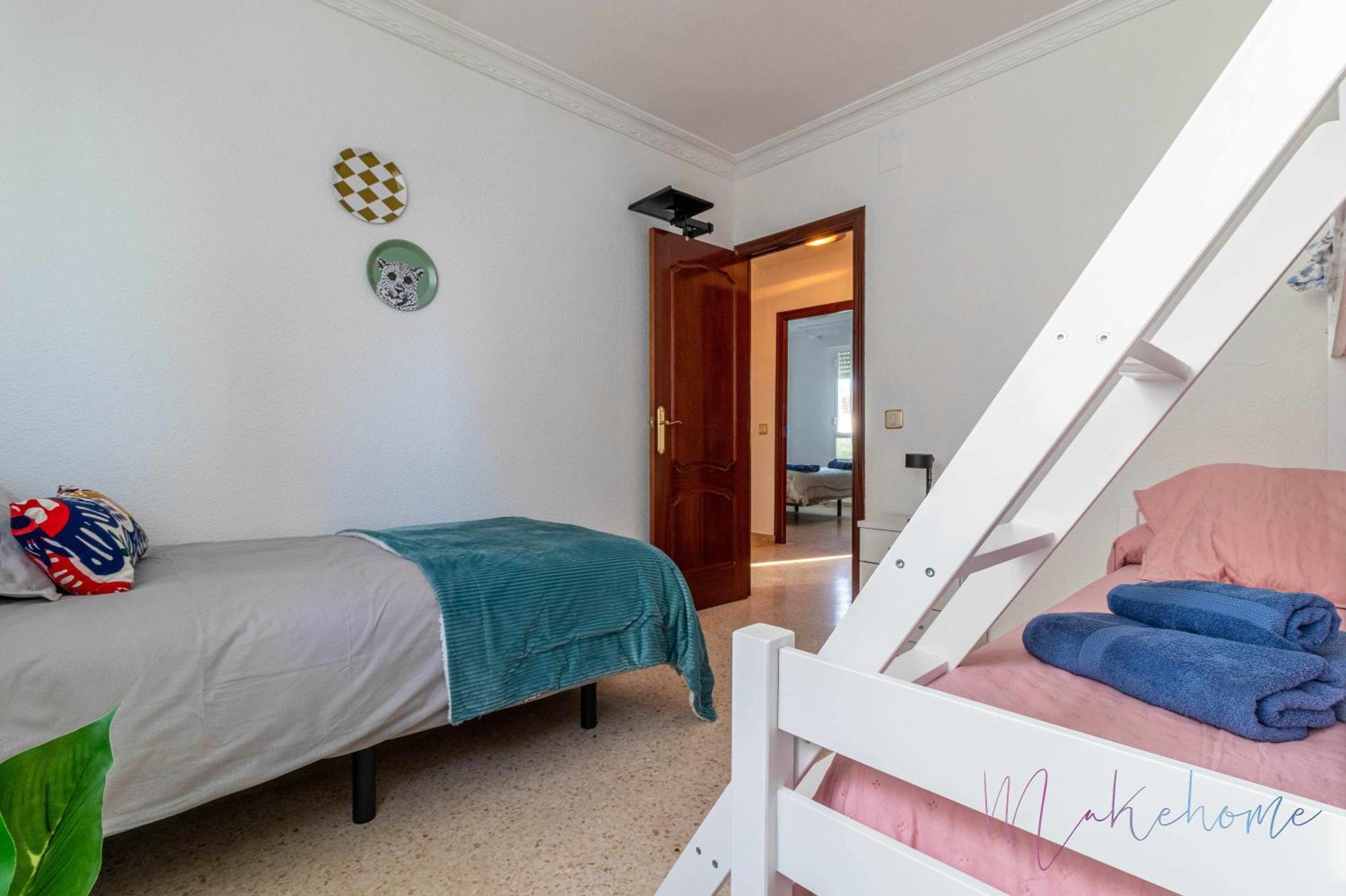 Casa Grande Piscina Y Garaje Vakantiehuis